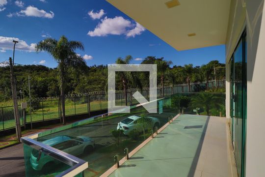 Sacada de casa de condomínio para alugar com 5 quartos, 400m² em Gávea, Uberlândia