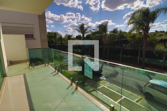 Sacada de casa de condomínio para alugar com 5 quartos, 400m² em Gávea, Uberlândia