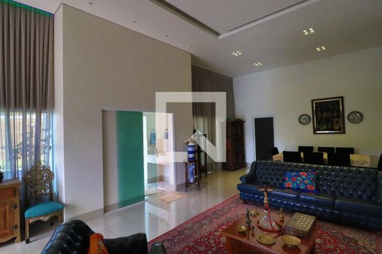 Sala de casa de condomínio para alugar com 5 quartos, 400m² em Gávea, Uberlândia