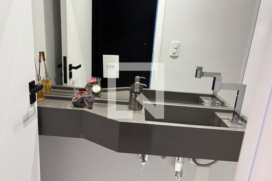Lavabo 1 de casa à venda com 3 quartos, 180m² em Vila da Saúde, São Paulo