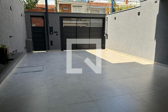 Garagem de casa à venda com 3 quartos, 180m² em Vila da Saúde, São Paulo