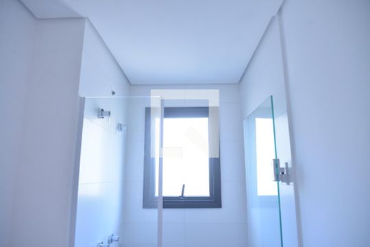 Banheiro da Suíte 1 de apartamento à venda com 2 quartos, 79m² em Campestre, Santo André
