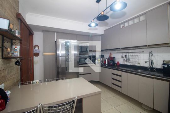 Cozinha de casa à venda com 3 quartos, 196m² em Chapéu do Sol, Porto Alegre