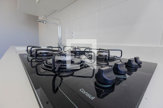 Cozinha de apartamento para alugar com 2 quartos, 40m² em Jardim Prudência, São Paulo