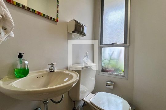 Lavabo de apartamento para alugar com 3 quartos, 117m² em Pinheiros, São Paulo