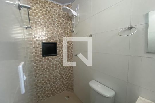 Banheiro 2 de apartamento para alugar com 1 quarto, 125m² em Vila Santa Cruz, Duque de Caxias