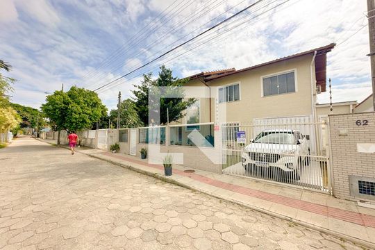 Área comum - Vista da Rua de apartamento para alugar com 1 quarto, 40m² em Ingleses Norte, Florianópolis