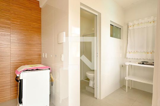 Cozinha de apartamento para alugar com 1 quarto, 40m² em Ingleses Norte, Florianópolis