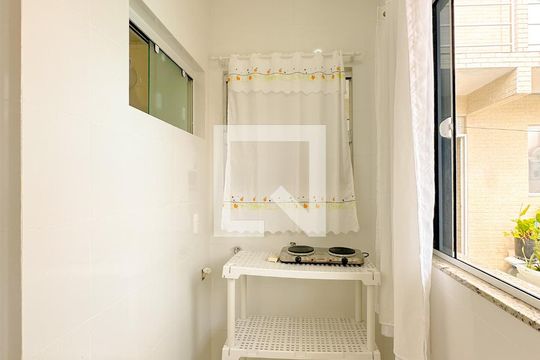 Cozinha de apartamento para alugar com 1 quarto, 40m² em Ingleses Norte, Florianópolis
