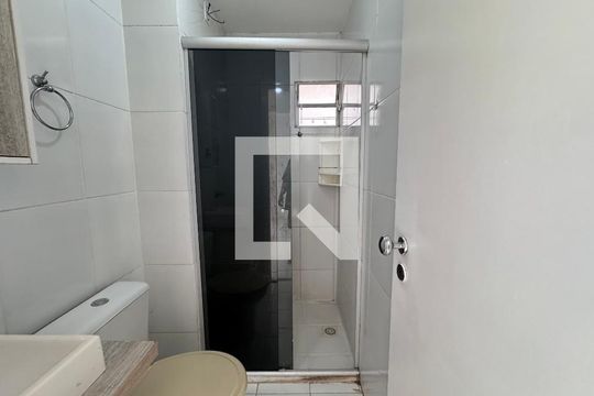 Banheiro de apartamento à venda com 3 quartos, 50m² em Santos Dumont, São Leopoldo