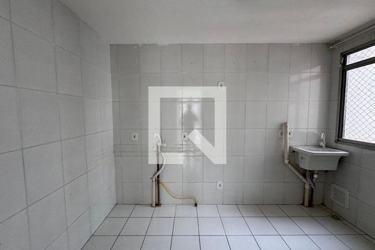 Cozinha e Área de Serviço de apartamento à venda com 3 quartos, 50m² em Santos Dumont, São Leopoldo