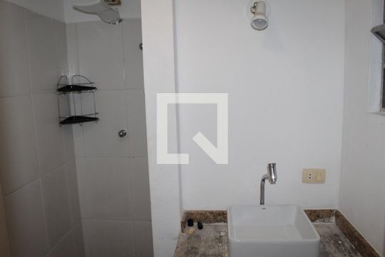 Banheiro de kitnet/studio à venda com 1 quarto, 43m² em República, São Paulo