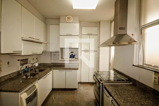 Cozinha de apartamento à venda com 4 quartos, 166m² em Sion, Belo Horizonte