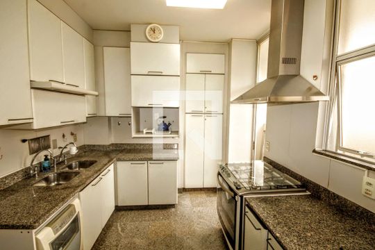 Cozinha de apartamento à venda com 4 quartos, 166m² em Sion, Belo Horizonte