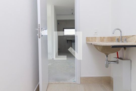 Banheiro de apartamento à venda com 1 quarto, 42m² em Campo Belo, São Paulo