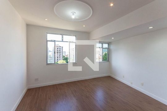 Sala de apartamento à venda com 2 quartos, 85m² em Grajaú, Rio de Janeiro