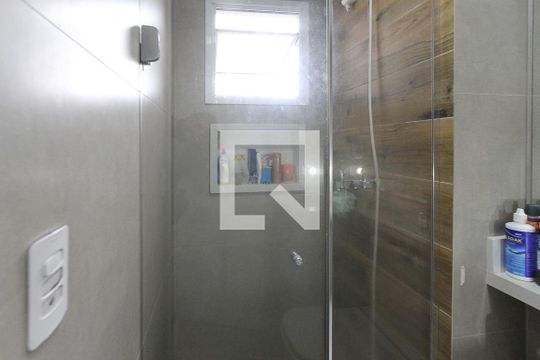 Banheiro de apartamento à venda com 2 quartos, 55m² em Vila Bela, São Paulo