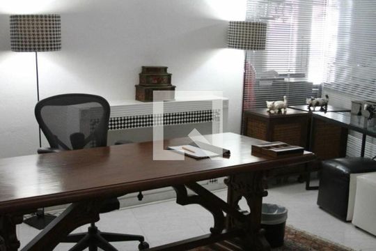 Casa para alugar com 4 quartos, 420m² em Vila Madalena, São Paulo