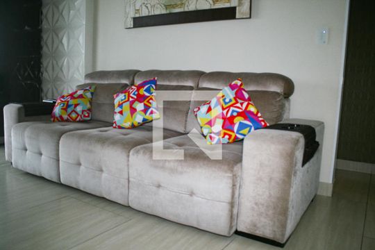 Sala de apartamento para alugar com 4 quartos, 210m² em Vila Tupi, Praia Grande