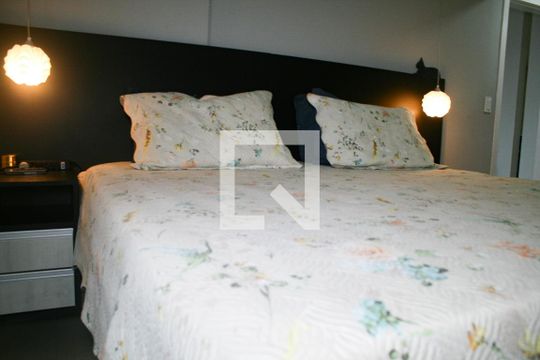 Apartamento para alugar com 4 quartos, 210m² em Vila Tupi, Praia Grande