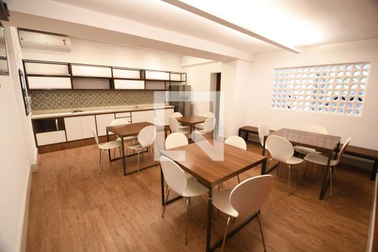 Área comum - Salão de festas de apartamento para alugar com 1 quarto, 72m² em Cambuí, Campinas