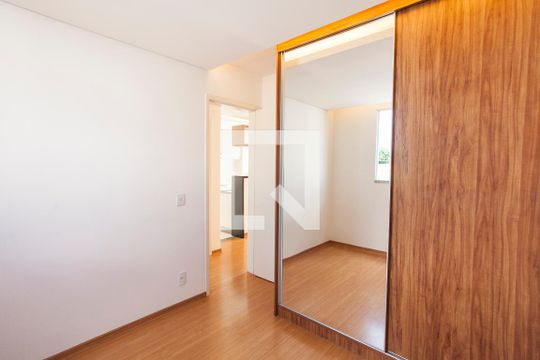 Quarto 1 de apartamento para alugar com 2 quartos, 44m² em Chácaras Tubalina E Quartel, Uberlândia