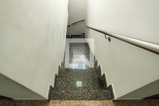 Escada de casa à venda com 3 quartos, 150m² em Taquara, Rio de Janeiro