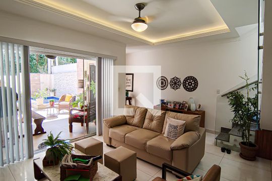 Casa à venda com 3 quartos, 150m² em Taquara, Rio de Janeiro