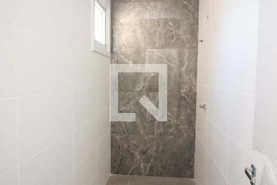 Banheiro Social de casa de condomínio à venda com 3 quartos, 96m² em Hípica, Porto Alegre
