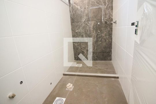 Banheiro Social de casa de condomínio à venda com 3 quartos, 96m² em Hípica, Porto Alegre