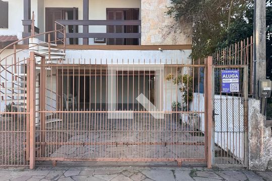 Fachada de casa à venda com 3 quartos, 200m² em Scharlau, São Leopoldo