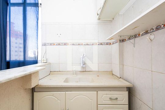 Cozinha de kitnet/studio para alugar com 1 quarto, 25m² em Bela Vista, São Paulo