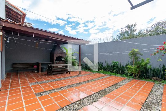 Quintal de casa à venda com 4 quartos, 200m² em Jabaquara, São Paulo