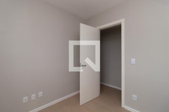 Quarto 1 de apartamento à venda com 2 quartos, 46m² em Cavalhada, Porto Alegre