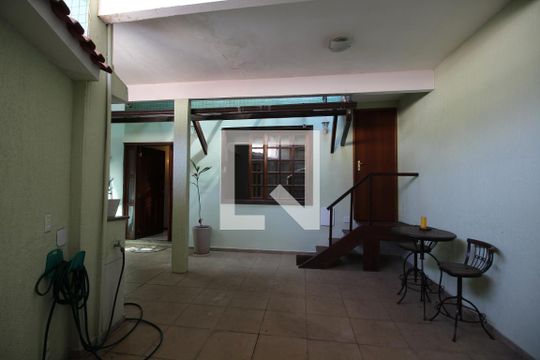 Garagem de casa à venda com 2 quartos, 130m² em Freguesia (jacarepaguá), Rio de Janeiro