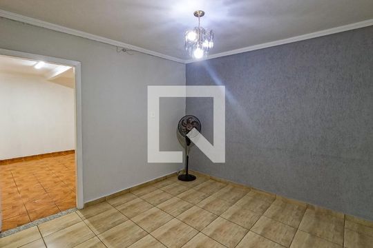 Sala de casa à venda com 6 quartos, 310m² em Jardim Peri, São Paulo