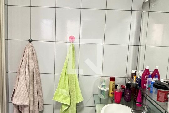 Banheiro da Suíte de apartamento à venda com 2 quartos, 70m² em Parque Erasmo Assunção, Santo André