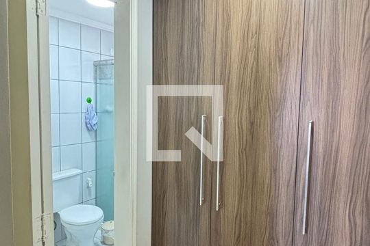 Suite de apartamento à venda com 2 quartos, 70m² em Parque Erasmo Assunção, Santo André