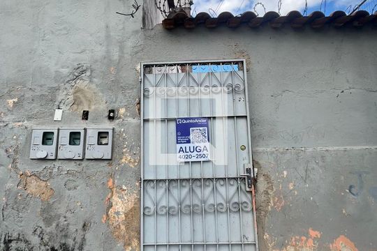 Placa de casa para alugar com 3 quartos, 60m² em Carlos Prates, Belo Horizonte