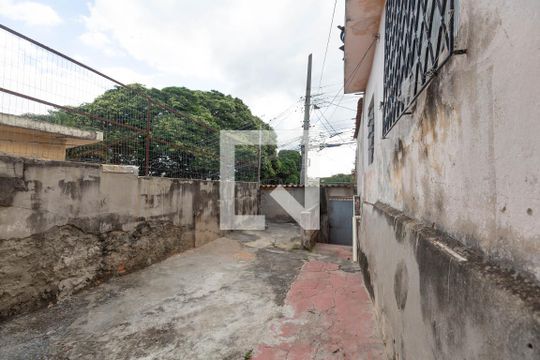 Área Externa de casa para alugar com 3 quartos, 60m² em Carlos Prates, Belo Horizonte