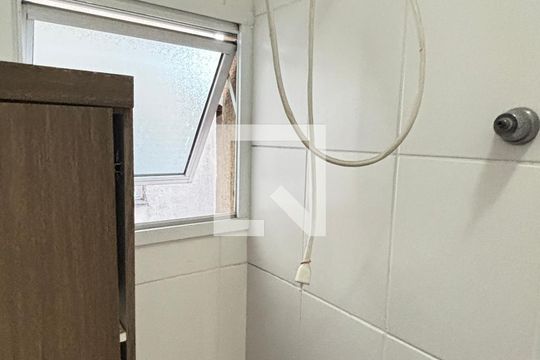 Banheiro de apartamento à venda com 2 quartos, 110m² em Vila Pires, Santo André