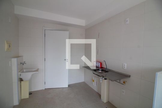 Cozinha de apartamento para alugar com 1 quarto, 27m² em Jardim Caravelas, São Paulo
