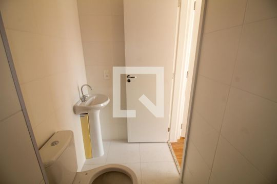 Banheiro da Suíte de apartamento para alugar com 1 quarto, 27m² em Jardim Caravelas, São Paulo