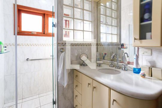 Banheiro de casa à venda com 3 quartos, 170m² em Vila Butantã , São Paulo