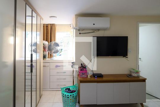Quarto 1 suíte  de casa à venda com 4 quartos, 200m² em Jardim Umuarama, São Paulo