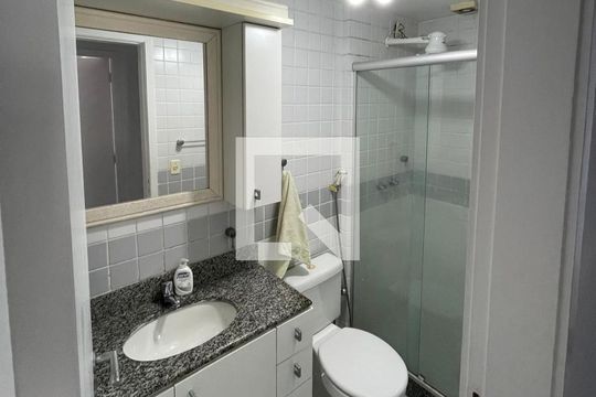 Banheiro 1 de apartamento à venda com 3 quartos, 172m² em Santa Rosa, Niterói
