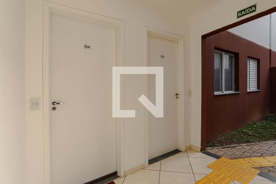 Entrada de apartamento para alugar com 2 quartos, 54m² em Vila Brasileira, Mogi das Cruzes