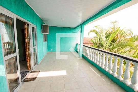 Varanda da Sala de TV de casa para alugar com 3 quartos, 360m² em Jardim das Bandeiras, Taubaté
