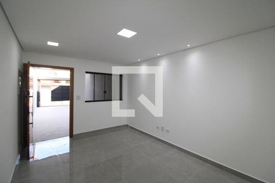 Casa à venda com 3 quartos, 185m² em Vila Roque, São Paulo