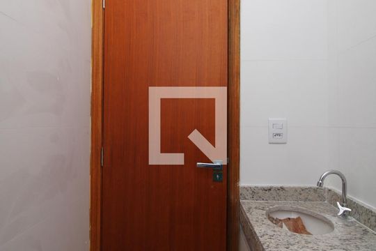 Banheiro de apartamento para alugar com 1 quarto, 32m² em Vila Medeiros, São Paulo